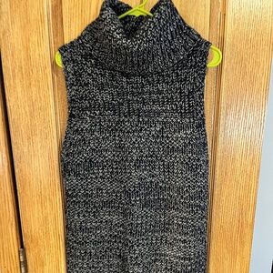 Banana Republic - sleeveless cowl/turtle neck tunic, size medium